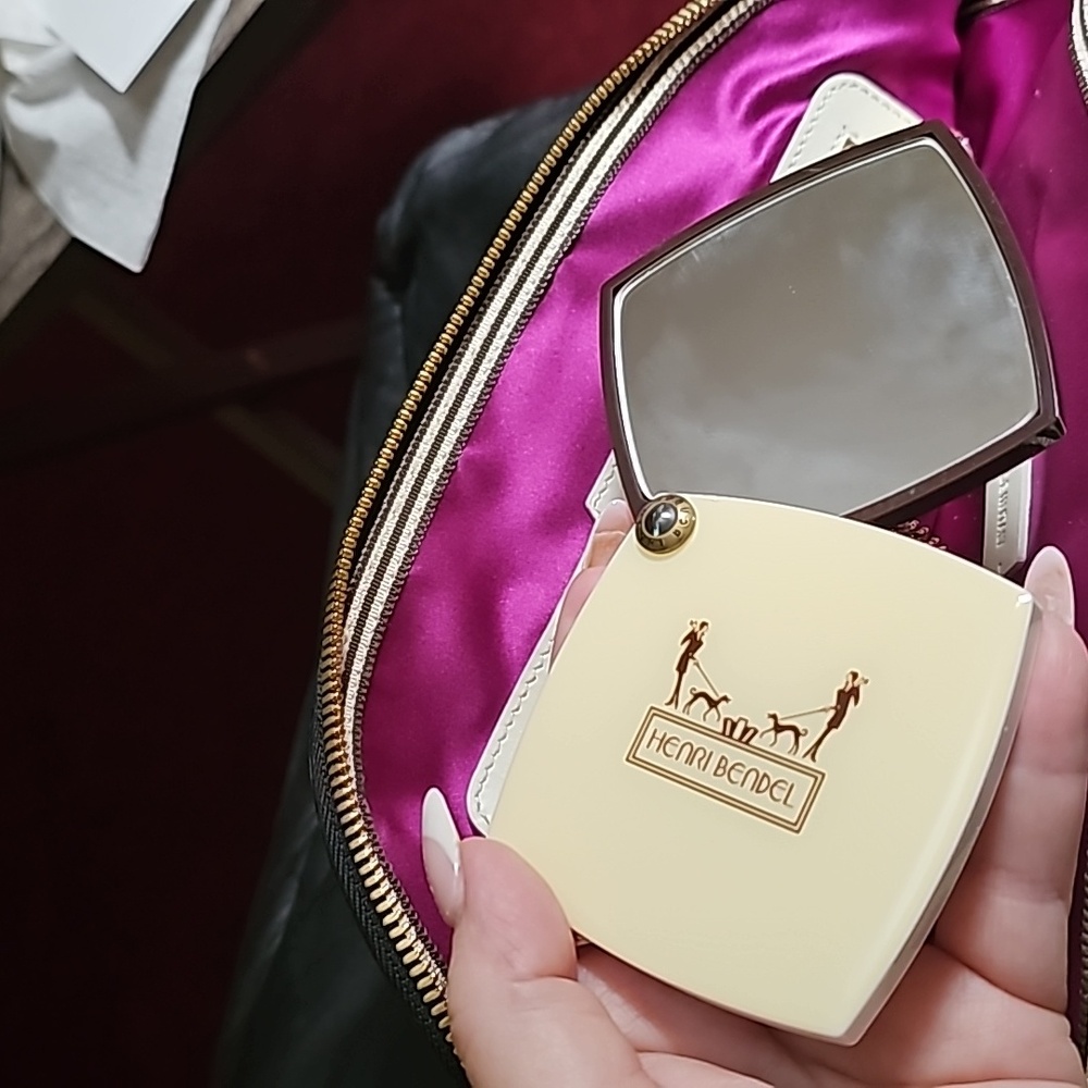🖤NEW WITH TAG🖤 Luxurious Henri Bendel Satchel w Mirror - Picture 16 of 17